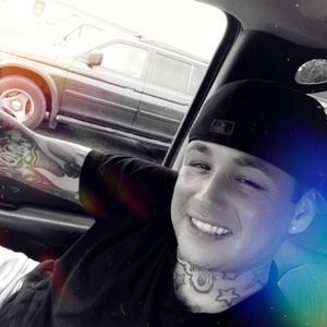 Meet your Posher, Dustin